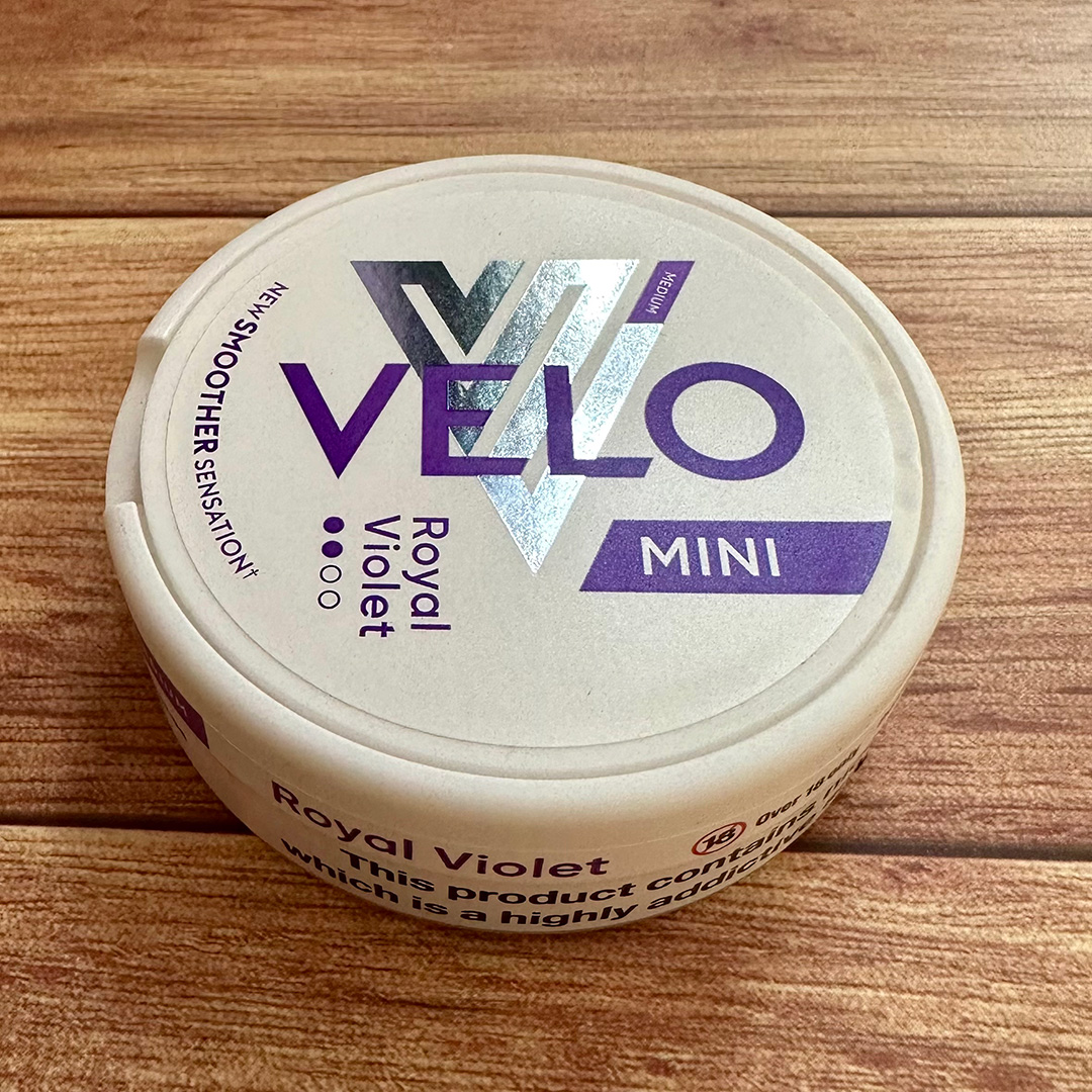 Velo Royal Violet / Purple Grape nicotine pouch can.
